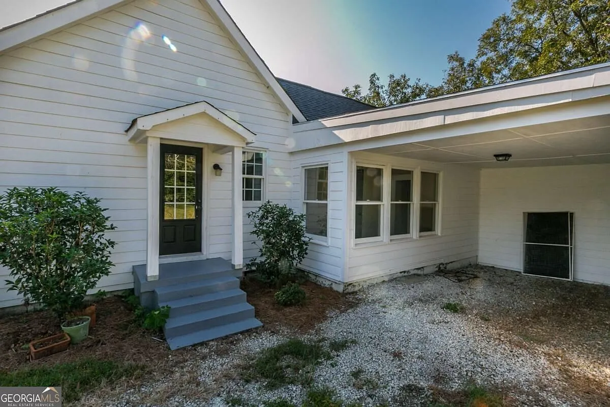 3 bed, 2.0 bath, 1687 sqft, $1,950 — Photo 3