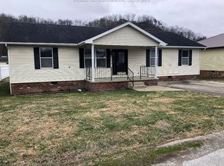 2846 Maple Ln, Huntington, WV 25704