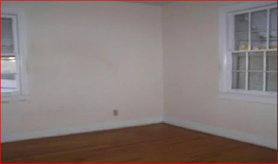 3 bed, 1072 sqft, $925 — Photo 2