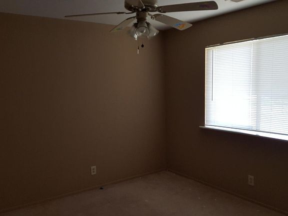 4th image of 621 E Date St APT B