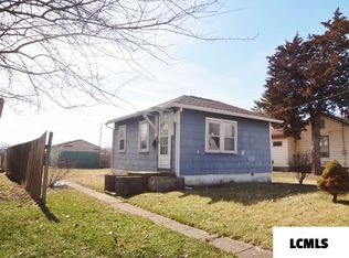 1723 Delavan St, Lincoln, IL 62656