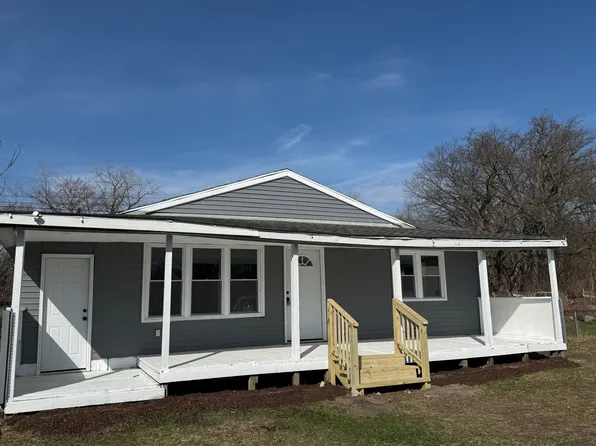 3656 Iowa St, Lake Station, IN 46405