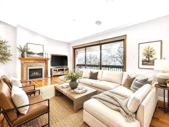 4th image of 8150 Brookside Dr #204