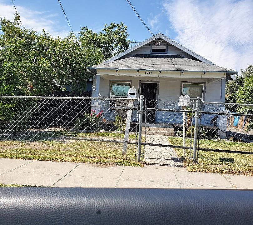 1st image of 1216 W Rialto Ave