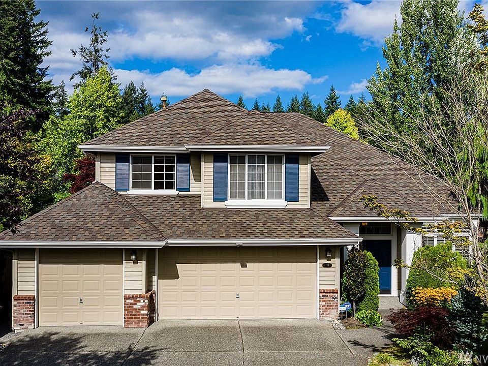 Gorgeous John Buchan home in Mill Creek's upscale "The Lakes" neighborhood.