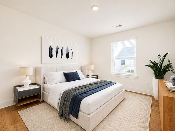 5th image of 2032 Woodbine Way
