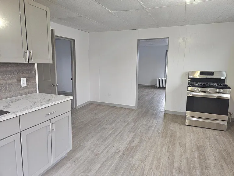 3912 Sheridan Rd #2 — Photo 3