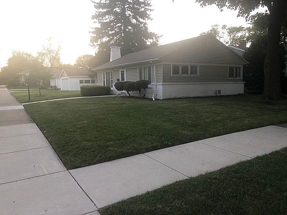 4th image of 404 W Oakton St