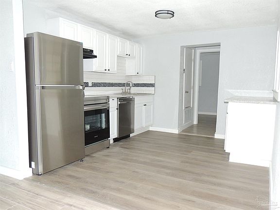 3rd image of 2206 W Godfrey St
