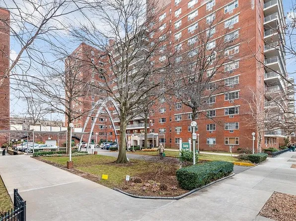 5230 39th Dr APT 9B, Woodside, NY 11377