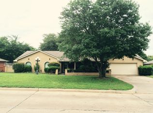 2406 W Club Rd, Duncan, OK 73533