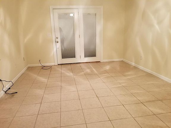 2nd image of 457 Lenney Dr APT 1