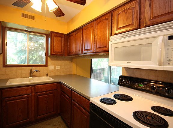 4th image of 13933 James Dr APT 822