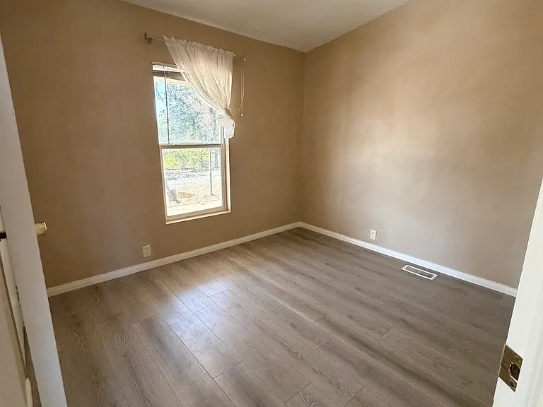 8500 Lakeview Ave #2 — Photo 5