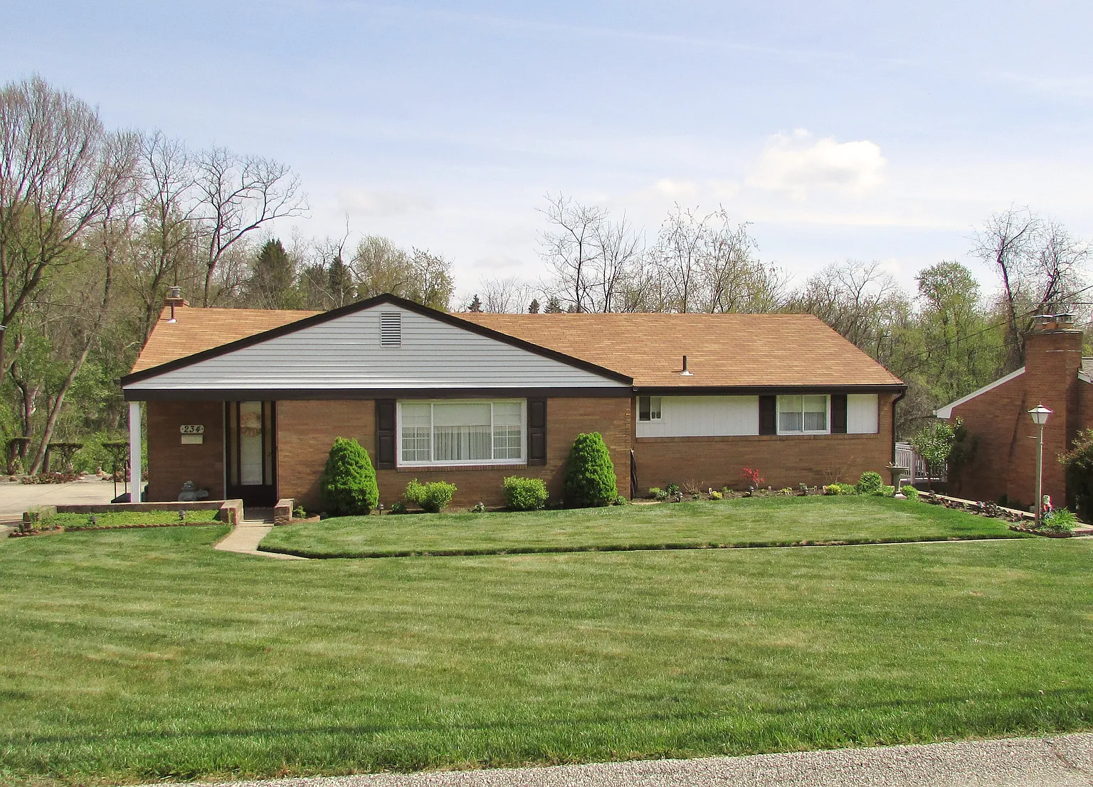 234 Gates Dr photo 1