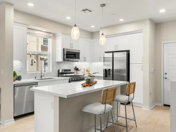 749 Winchester Dr, Oxnard, CA 93036