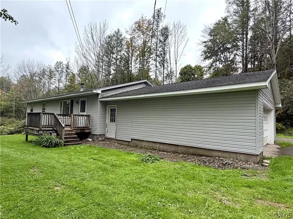 595 Bond Rd, Cortland, NY 13045
