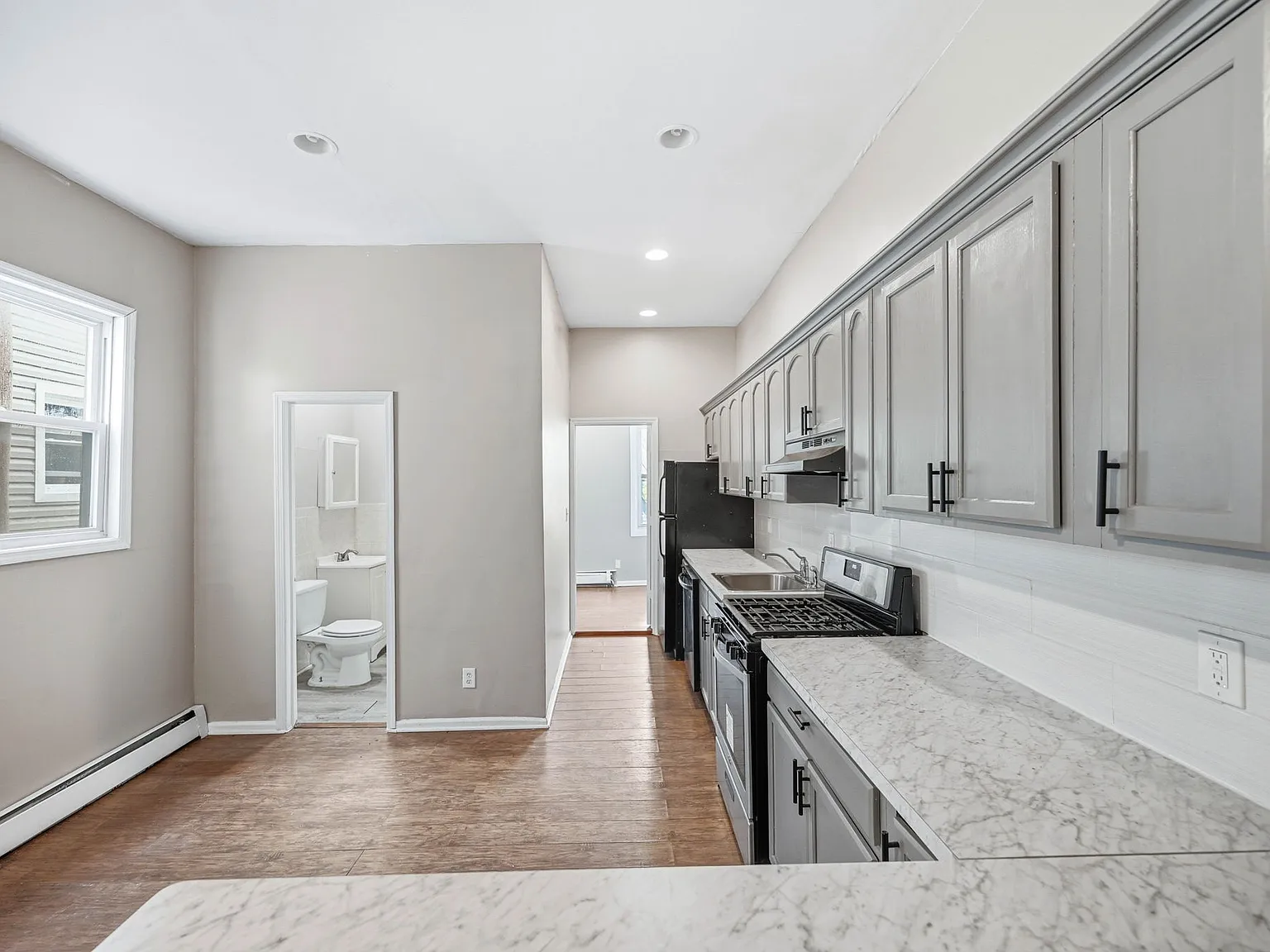 2 bed, $1,800 — Photo 3