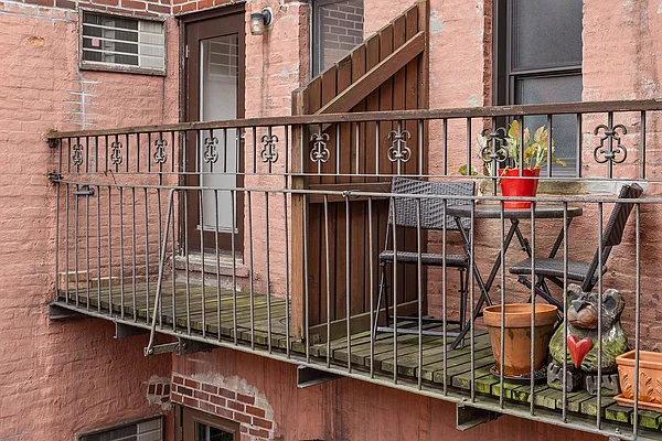 Sold by Corcoran | media 8