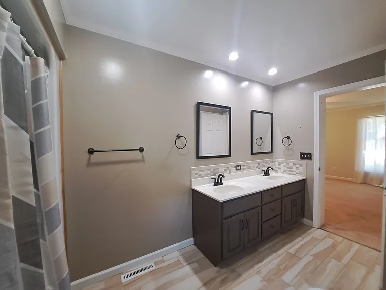 11 Roberts Rd — Photo 17