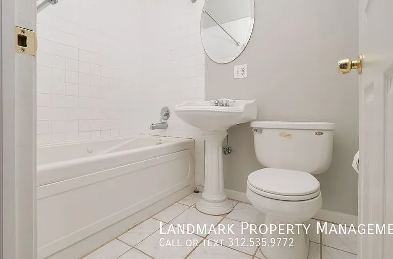 4537 S King Dr #3 — Photo 17