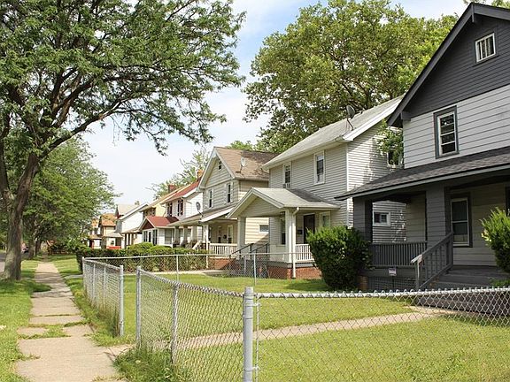 3rd image of 13602 Darley Ave