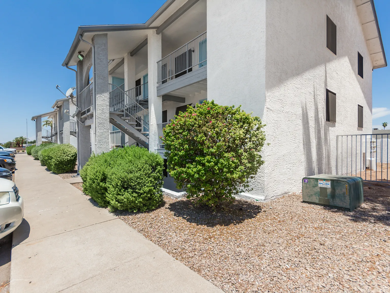 Maverick East — Photo 1