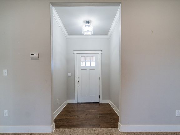 3rd image of 988 Arden St