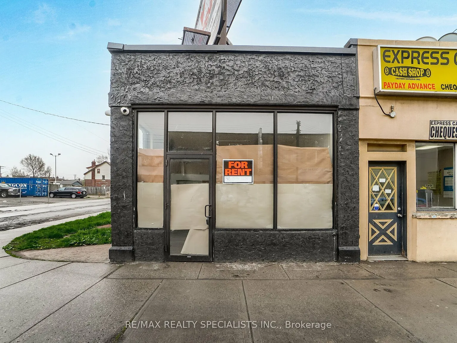 3 bed, $1,435 — Photo 2