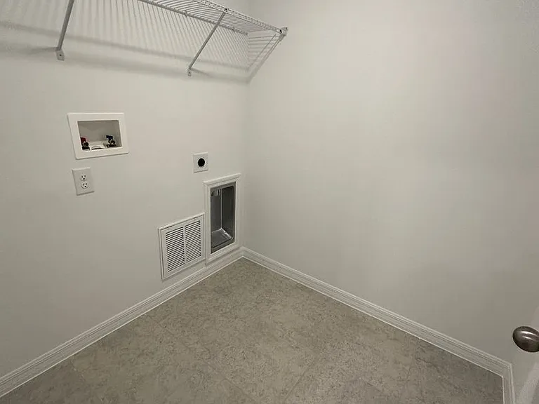 6541 Cyrils Dr — Photo 16