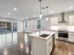 4203 Rio Vista Ln, Northvale, NJ 07647