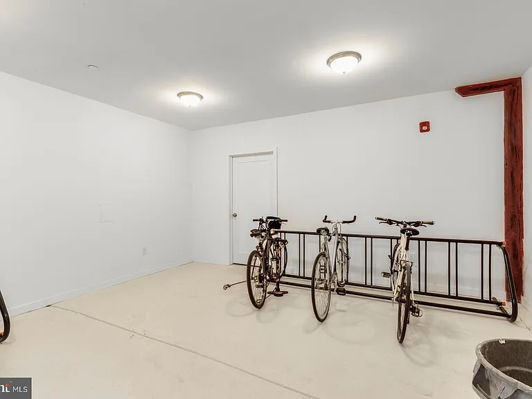 2045 Trenton Ave — Photo 18