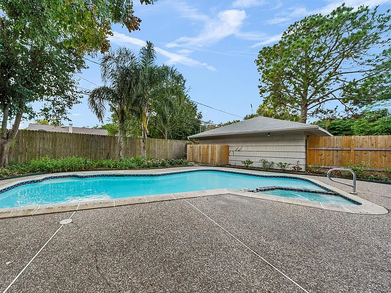 4309 Stillbrooke Dr — Photo 34