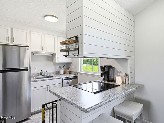 3rd image of 380 Swinson Road