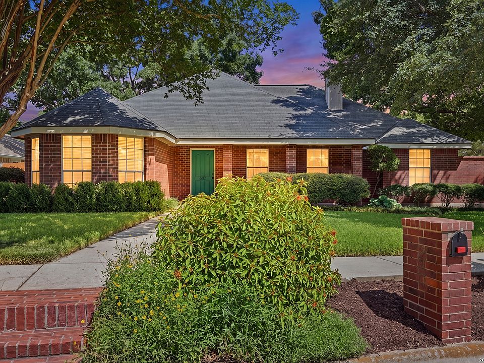 1st image of 602 SUMMERWOOD DR