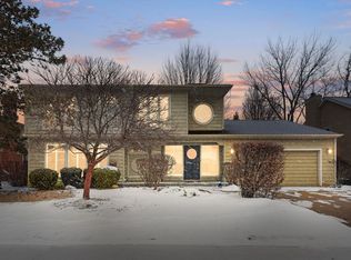 1430 Country Ln, Deerfield, IL 60015