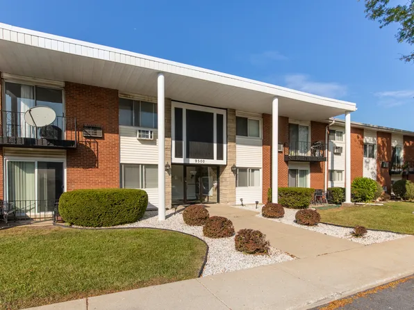 9500 Dee Rd #202B, Des Plaines, IL 60016