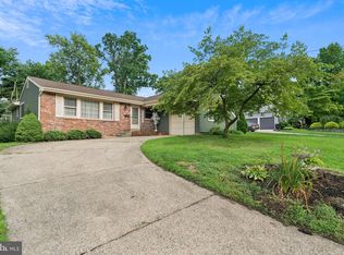 256 Tam Oshanter Rd, Mount Laurel, NJ 08054