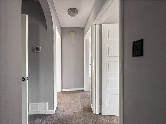 3rd image of 1025 Highland Ave