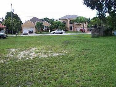 2nd image of 4445 SW 26th Ave