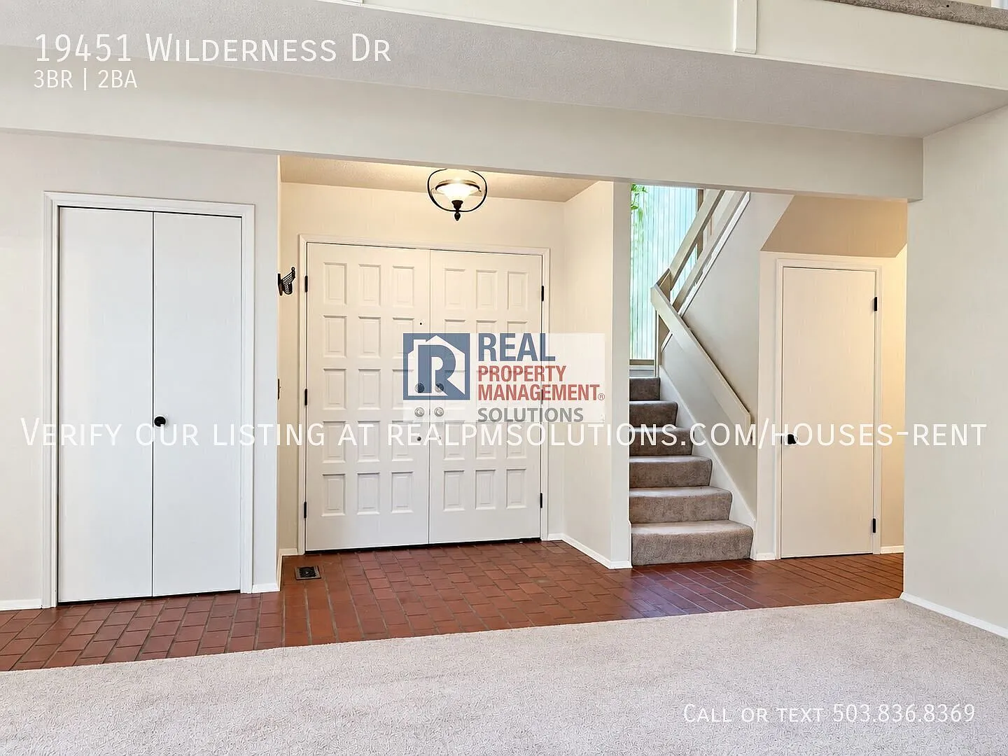 Distinctive 3-Bedroom West Linn Home with Vaulted Living Spaces & Garden Setting — Photo 3