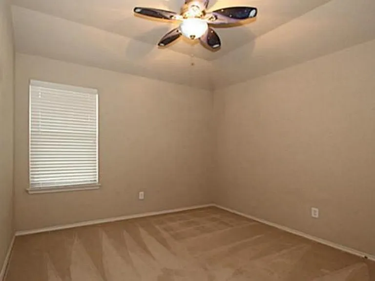 508 Highmoor Ct — Photo 13