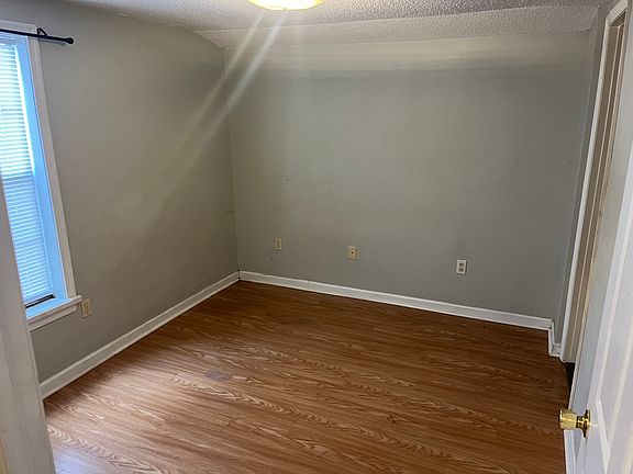 3rd image of 309 S Welborn St
