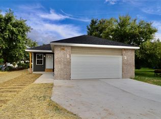 576 W Pierce St, Lebanon, MO 65536