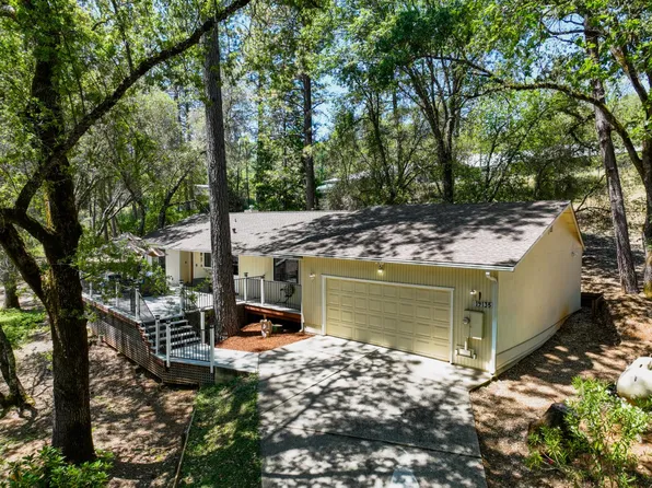 19135 Lake Forest Dr, Penn Valley, CA 95946