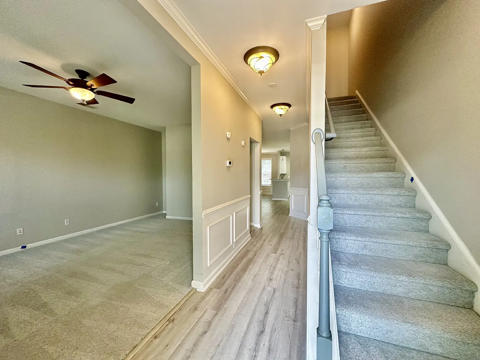 2 bed, 2.5 bath, 1816 sqft, $2,295 — Photo 2