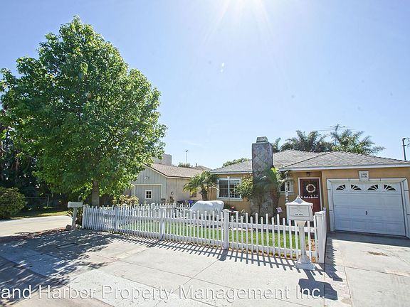 2nd image of 2401 Oak Ave
