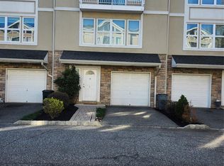 6 Central Ave Unit 3, Rochelle Park, NJ 07662