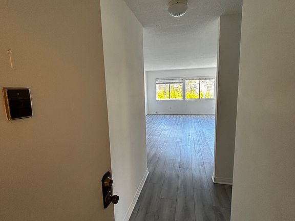 2nd image of 600 Raymond Ave APT 1