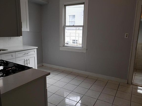 2nd image of 13 Minerva St